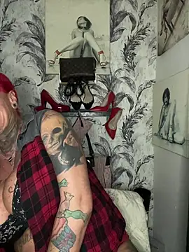 InkedMissLaBaehm webcam