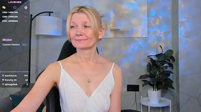 Julie_Lucas