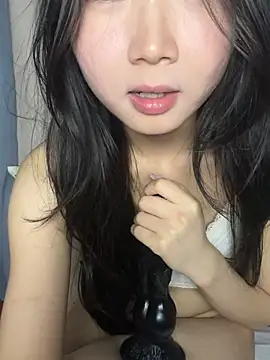 queen-tt (F young) - 全裸3分钟
