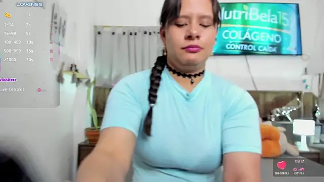 taylorlivee live cam on StripChat