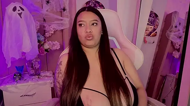 MollyBigBoobs12
