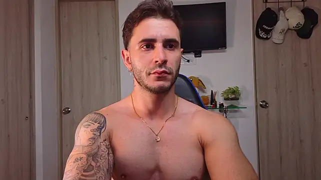 Latino_stud4u