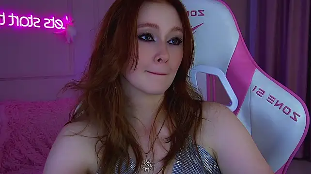 AgataFoxley live cam on StripChat