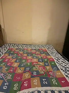 NaughtyZoya webcam