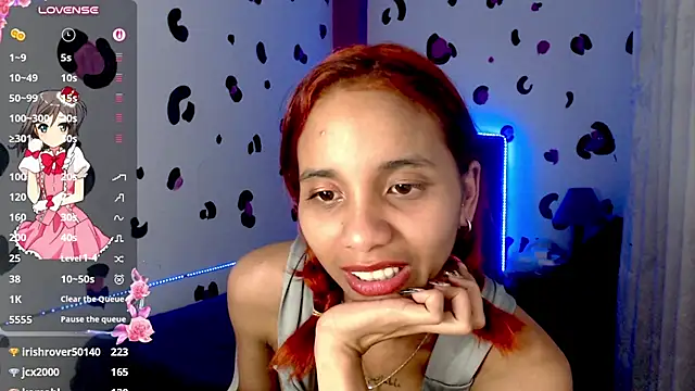 ivory_aiko live cam on StripChat