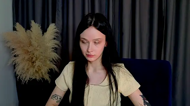 ivy_west (F teen) - Hair playing with some dance