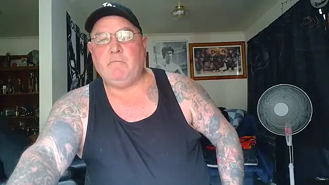 KINKYBLUEYES69