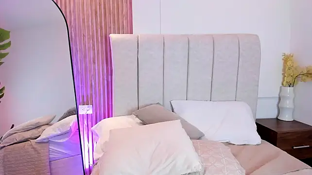 KaliBloom live cam on StripChat