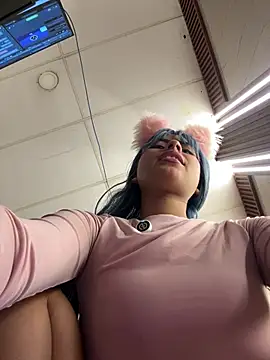 Eva_Feller69