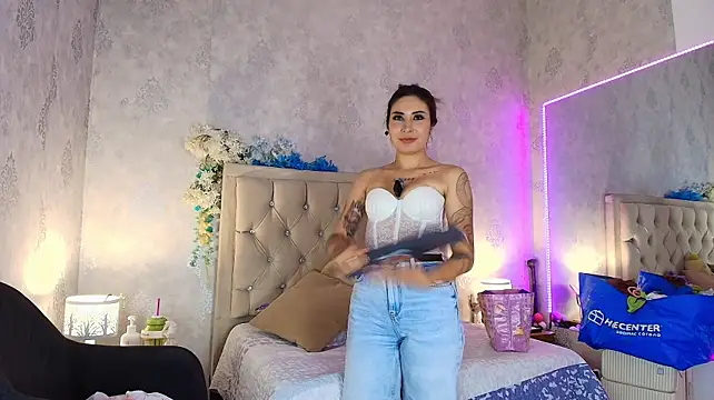 nini_love01 live cam on StripChat