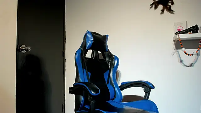 RikyAaron live cam on StripChat