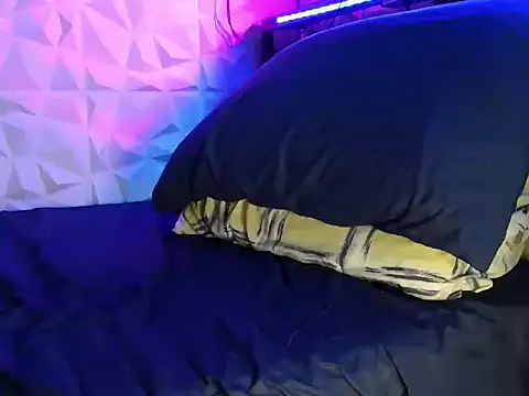 Latinopervs live cam on StripChat