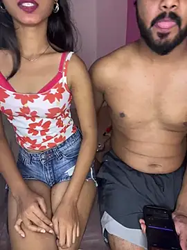 Sexxybobby live cam on StripChat