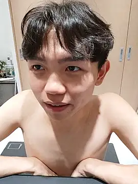 mochi8802 (M young) - 玩飛機杯