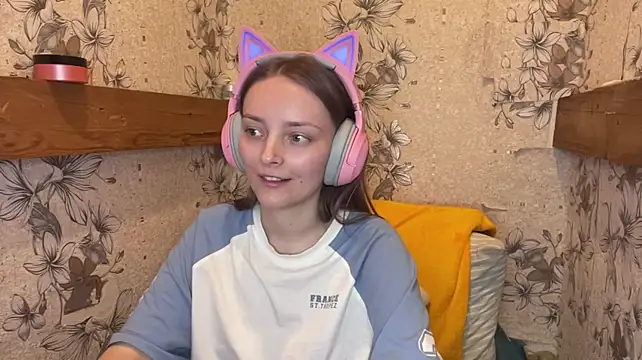 EmyMiu live cam on StripChat