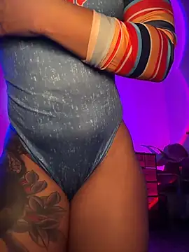 thebrattygoddess live cam on StripChat