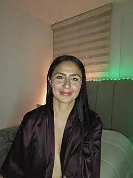 Scarrletfoxx_ live cam on StripChat