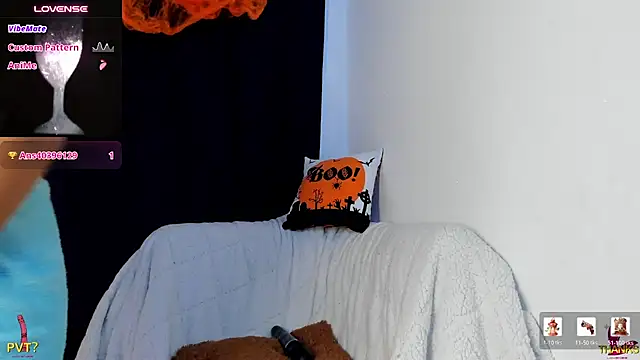 Roggerss30 live cam on StripChat