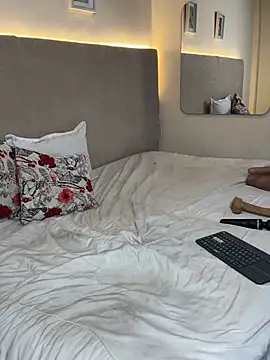 Ambersfoxx live cam on StripChat