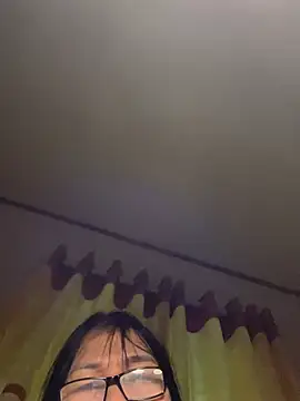 Lila80 live cam on StripChat