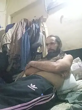 Hairy_mannn2 live cam on StripChat