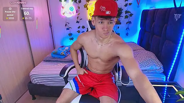 Luke_Muscle live cam on StripChat