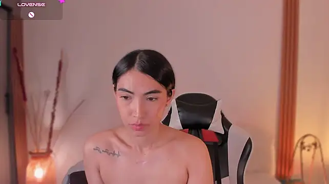 MeganHanson live cam on StripChat