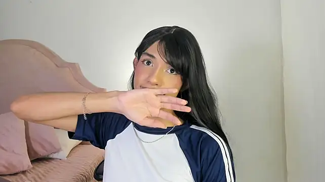 zuri_lux