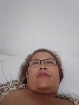 Cessi50 live cam on StripChat