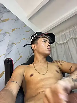 NaimVoss on Stripchat
