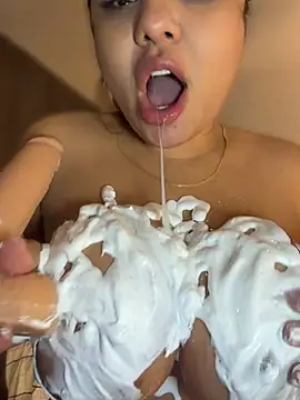 valeria2019hot (F young) - naked squist
