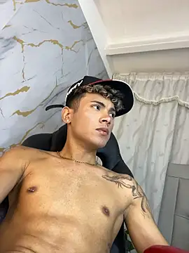 naimvoss (M twink) - spank ass