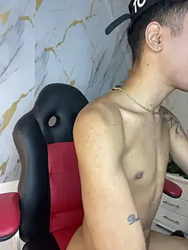 naimvoss (M twink) - spank ass