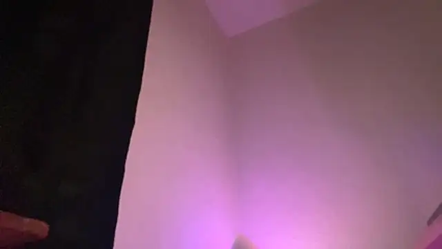 Guyst049 webcam