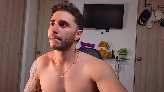 Latino_stud4u webcam