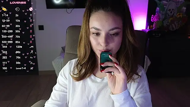EdaFlower live cam on StripChat