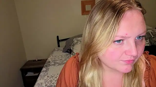 Phatassblonde webcam