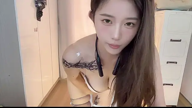 yiyi5588 webcam