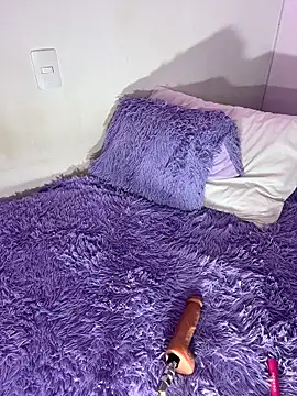 Miss-lyra live cam on StripChat