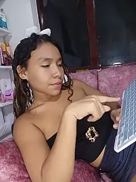 Paola_perez2007 live cam on StripChat