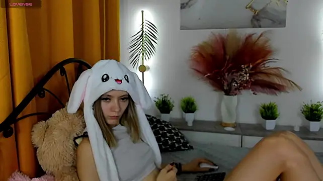 Lo1Ly_Pol1ypop live cam on StripChat