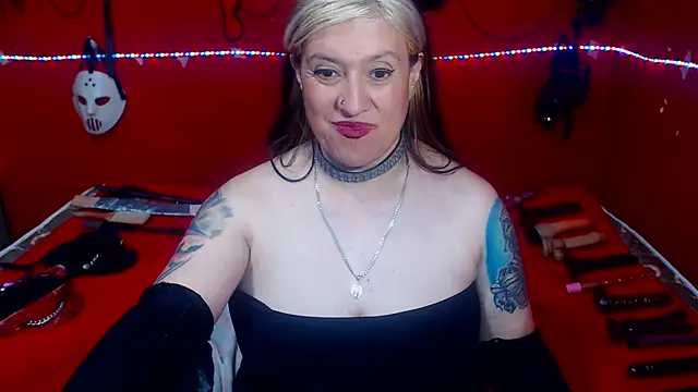 MATURE_Randy live cam on StripChat