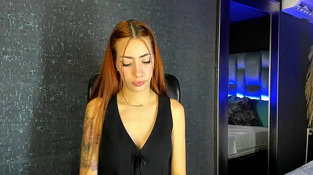LolaGray__