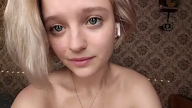 smartemilia (F teen) - oil show
