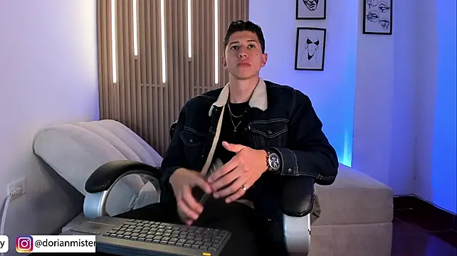 Dorianmistery2322_ live cam on StripChat