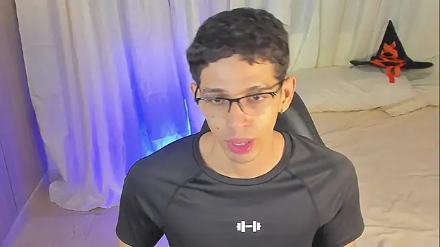 Mheysam_Youngerx webcam