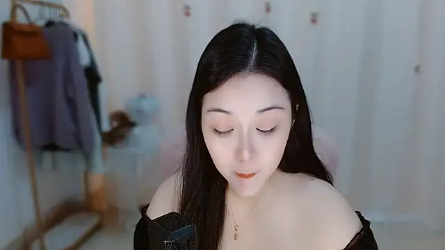 Amy-cnbaby