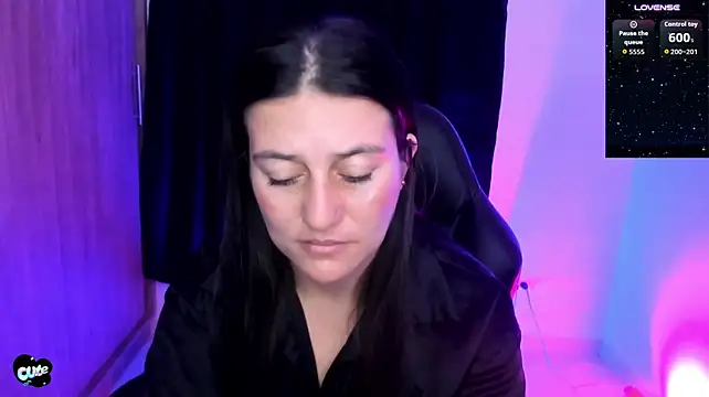Saskyaa live cam on StripChat