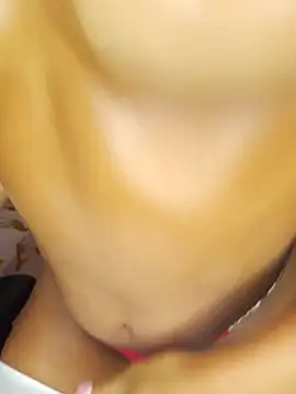 moreninhasilva (F young) - Zoom na bucetinha + acariciar 🔥