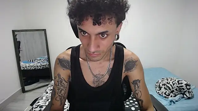 present_the_magic on Stripchat